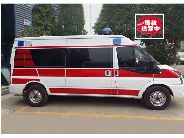 福特V348長(zhǎng)軸中頂救護(hù)車(chē)